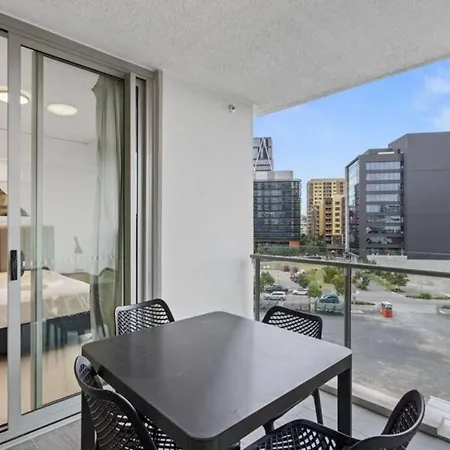 Lovely 2- Bedroom Rental Unit With Free Parking Brisbane Exterior photo