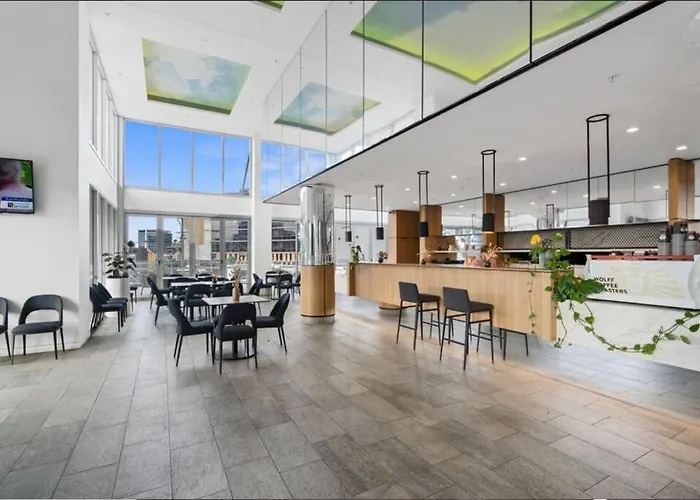 Lovely 2- Bedroom Rental Unit With Free Parking